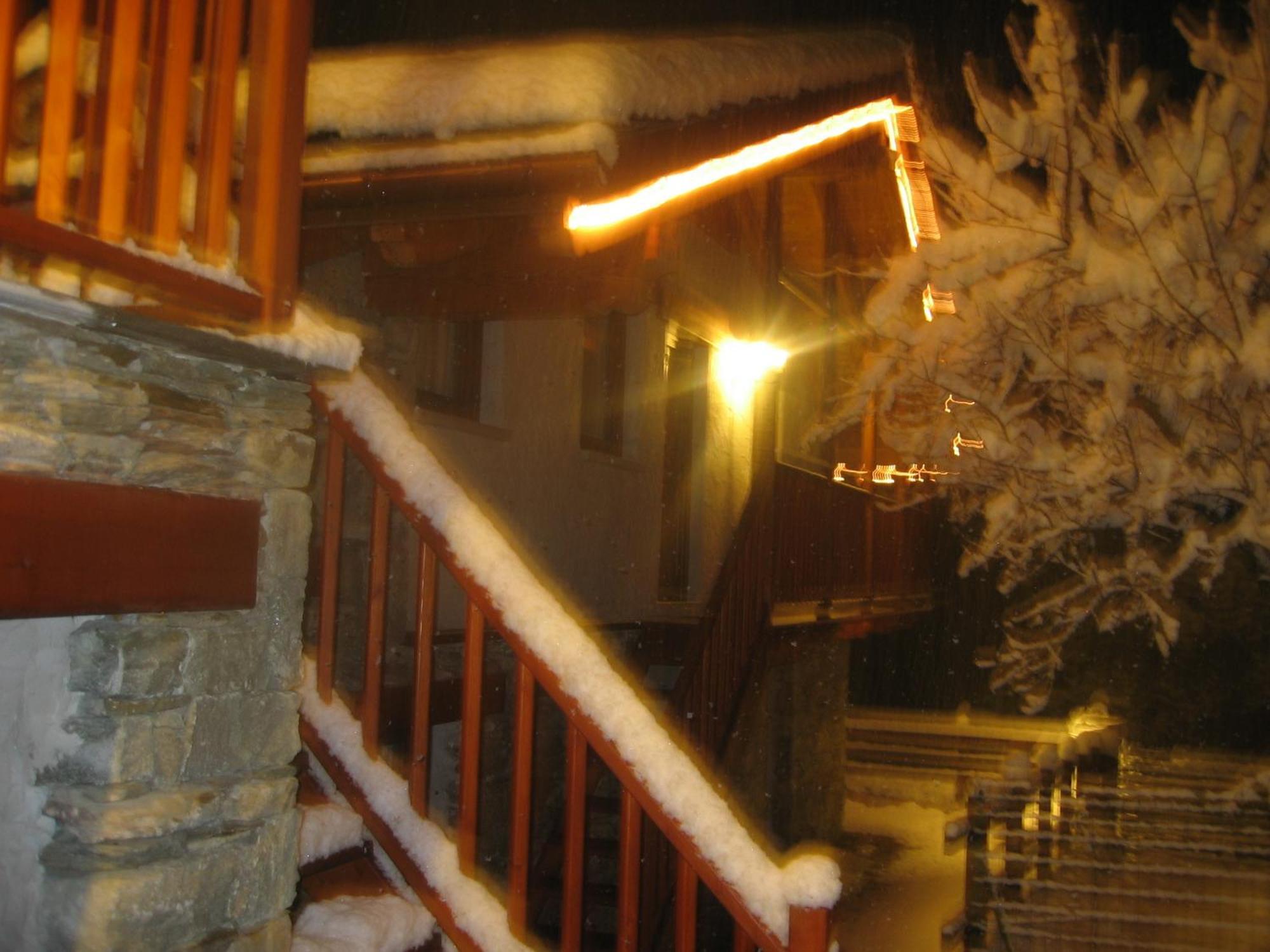 Eco Chalet Maison Dominique Challand-Saint-Anselme Exterior photo