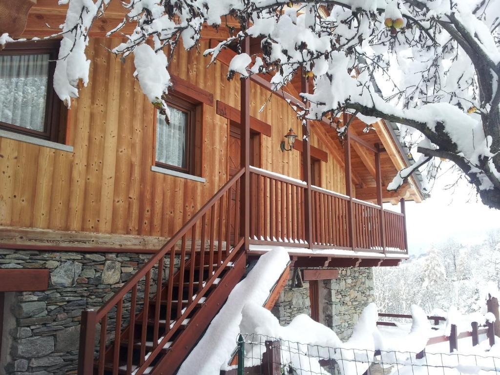 Eco Chalet Maison Dominique Challand-Saint-Anselme Exterior photo